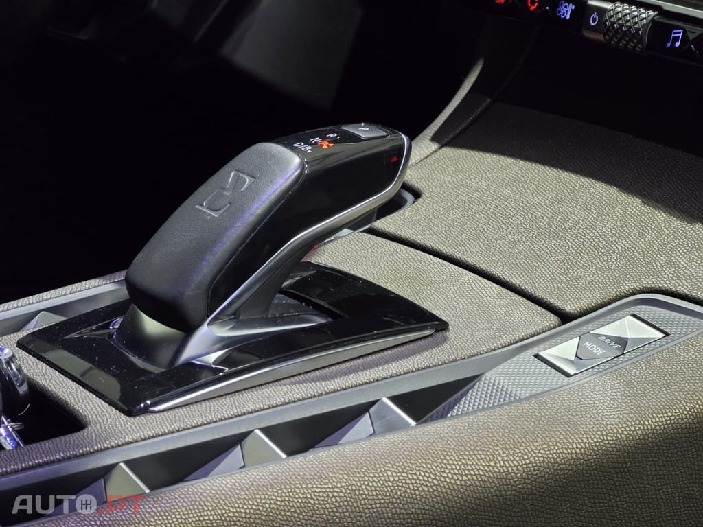 DS DS7 Crossback E-Tense Bastille+ EAT8