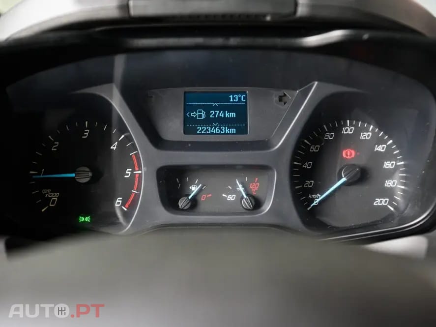 Ford Transit Custom Adaptada p/ 3 cadeiras de rodas