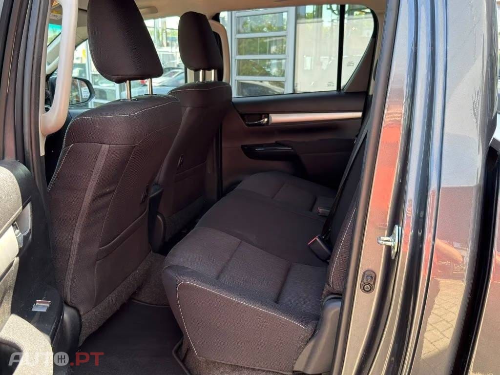 Toyota Hilux 2.4 D-4D 4WD CD Confort Aut.