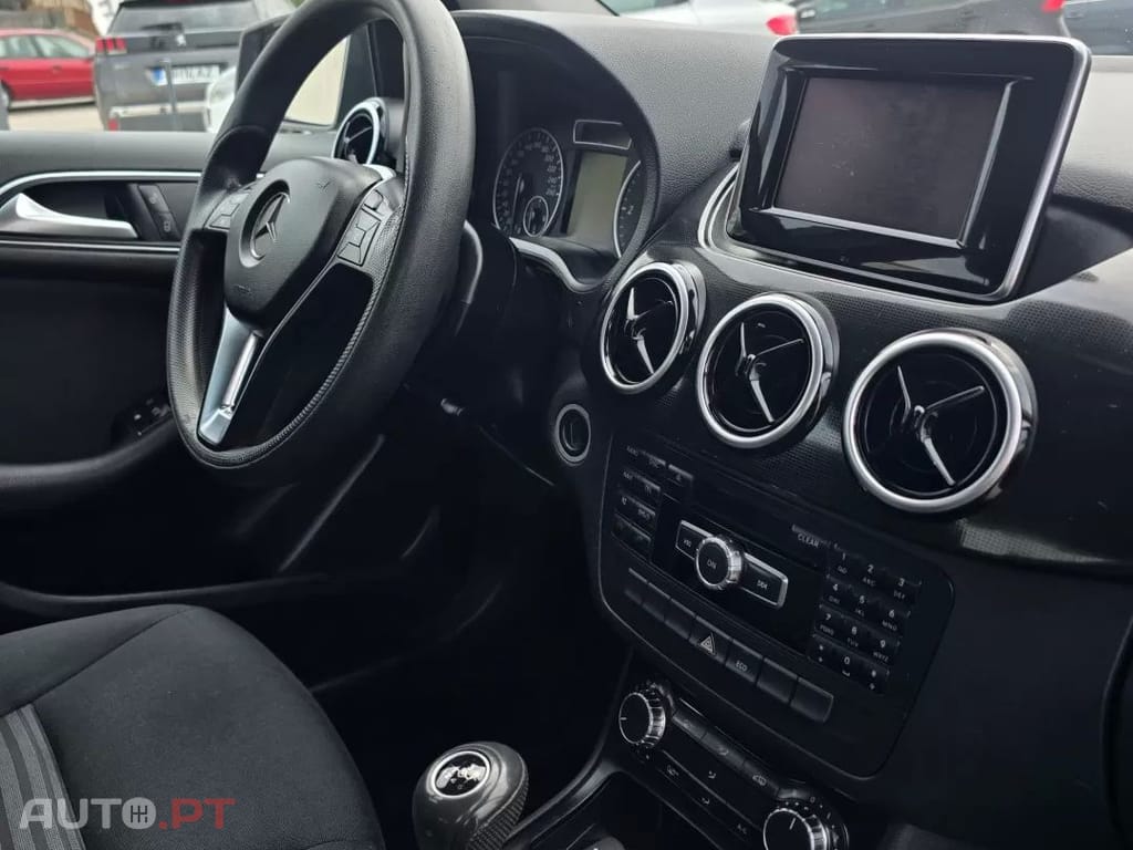 Mercedes-Benz A 200 CDI (BlueEFFICIENCY) Urban