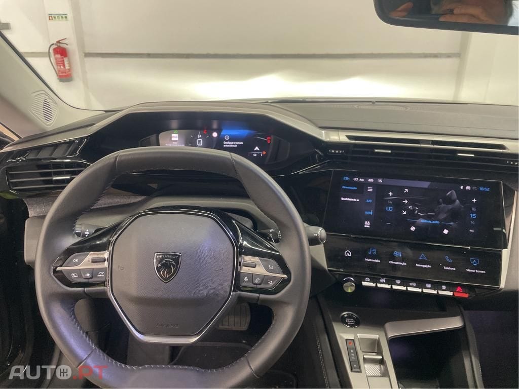 Peugeot 408 1.2 PureTech Allure EAT8