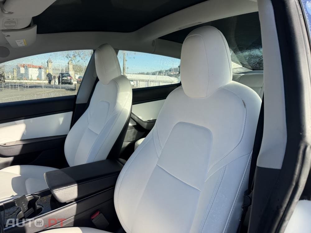 Tesla Model 3 Standard Range Plus RWD