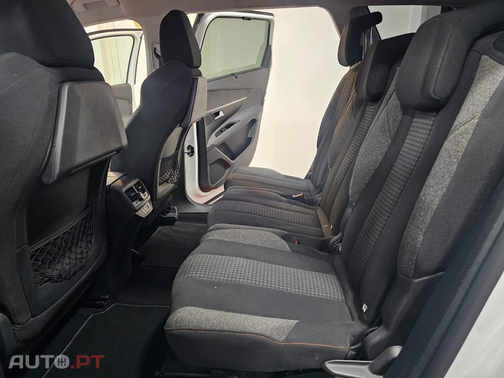 Peugeot 5008 1.5 BlueHDi Allure EAT8