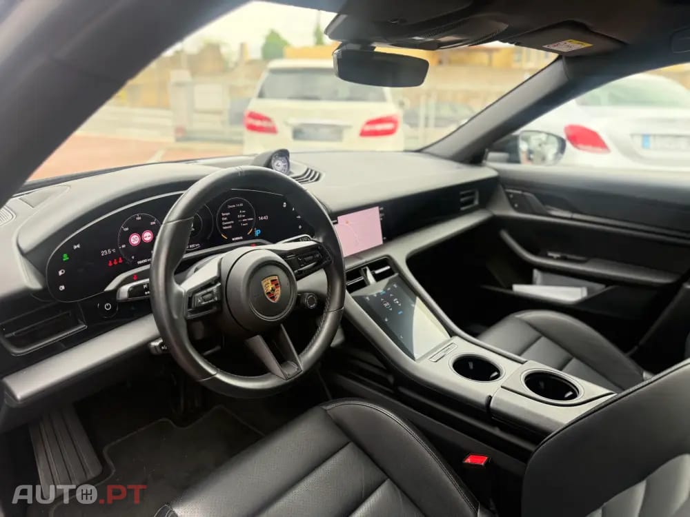 Porsche Taycan ST 4S