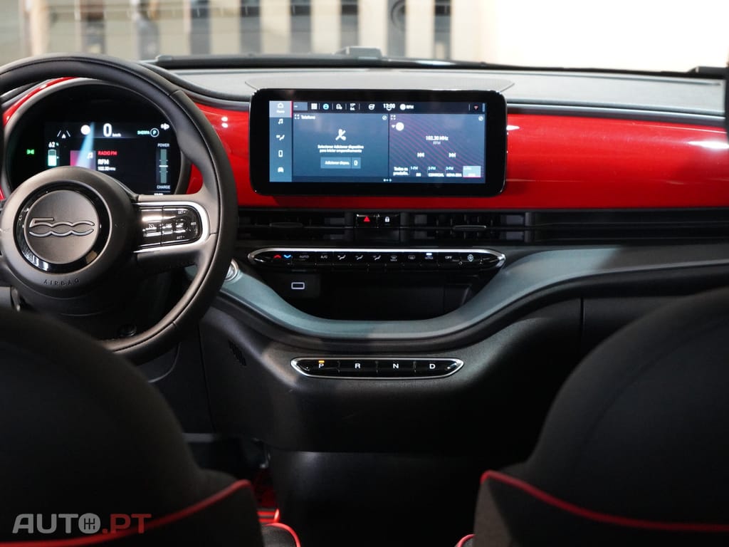 Fiat 500e Berlina Série 4 42 kWh (Red)