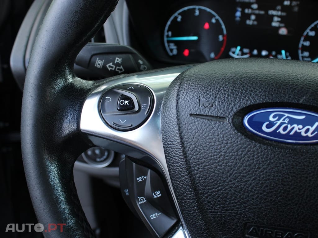 Ford Tourneo Grand 1.5 TDCi Titanium