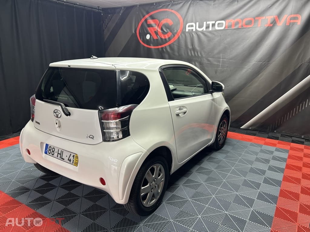 Toyota iQ 1.0 VVT-i