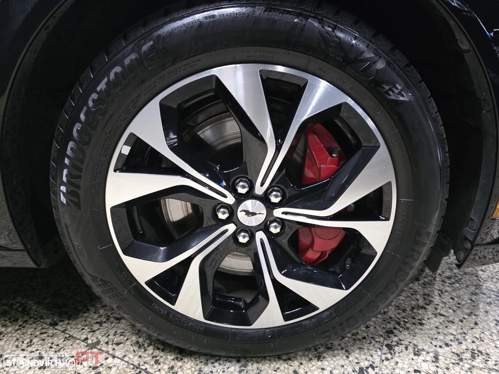 Ford Mustang Mach-E AWD PREMIUM