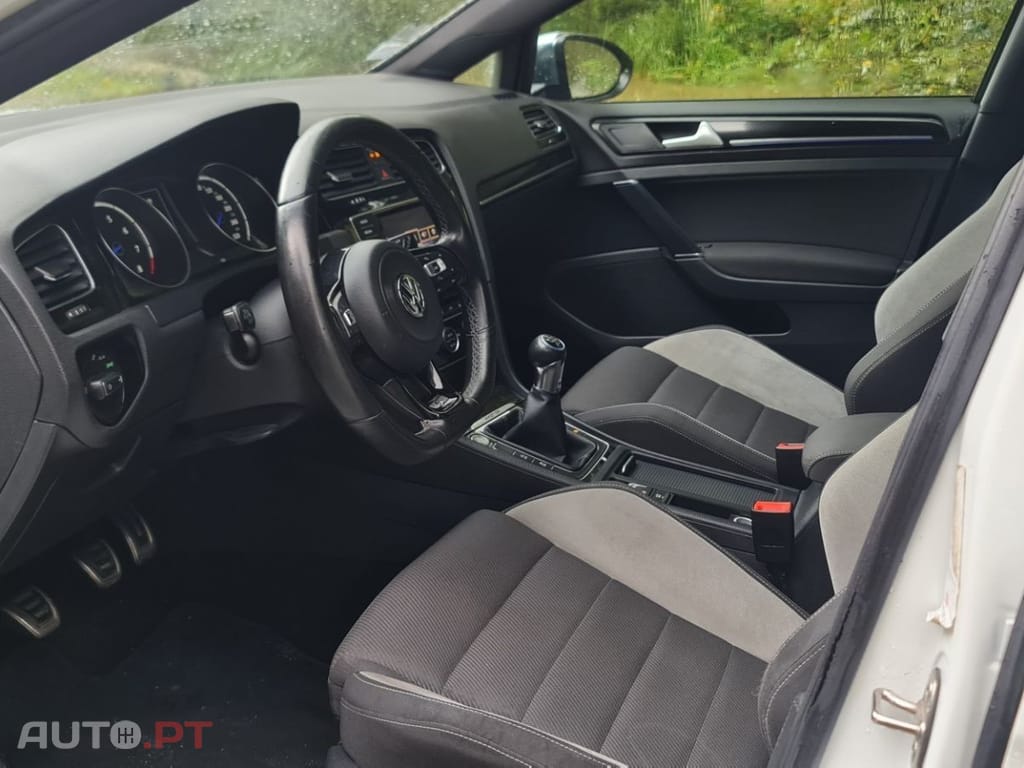 Volkswagen Golf 2.0 TSi R