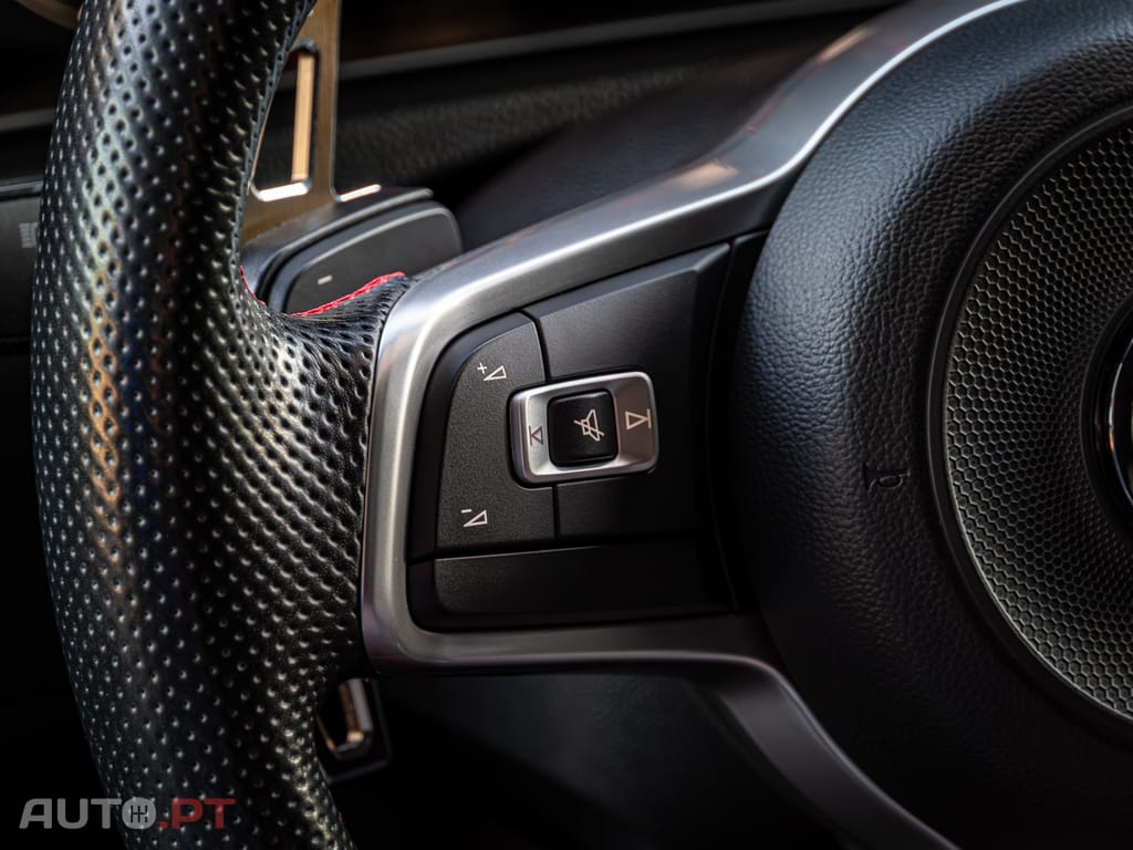 Volkswagen Golf 2.0 TSI TCR DSG