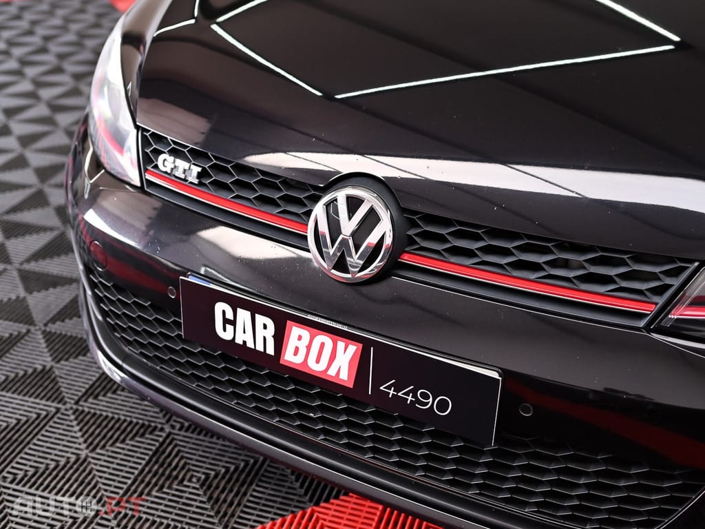 Volkswagen Golf 2.0 TSI GTI DSG