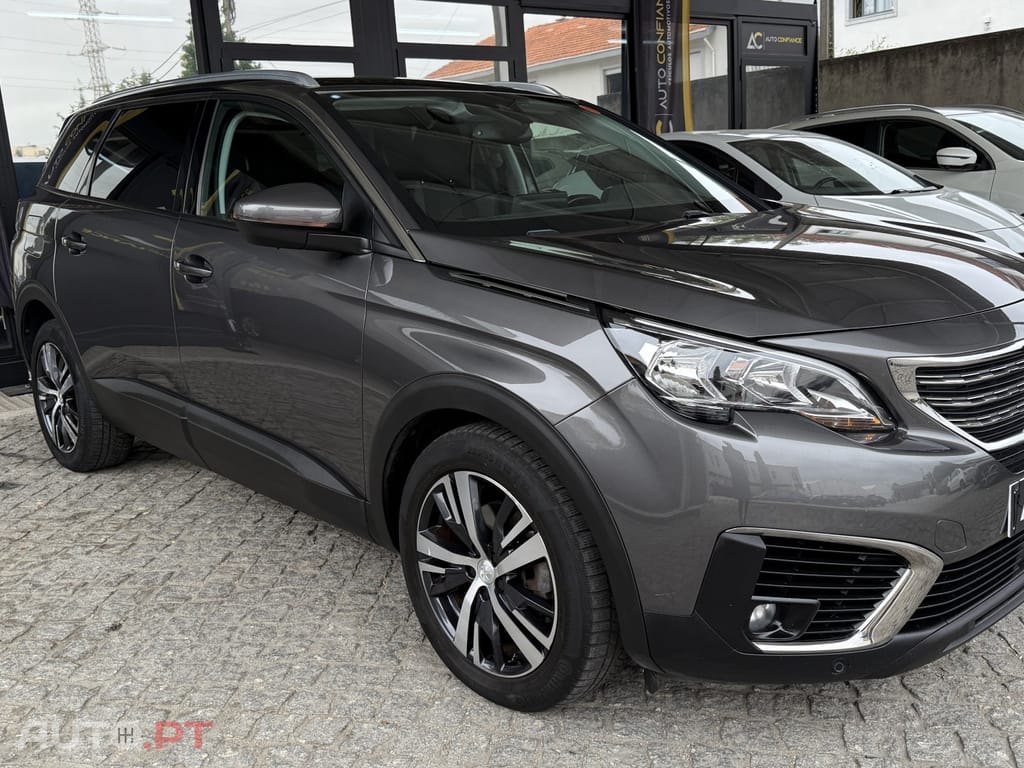 Peugeot 5008 1.2 PureTech Allure EAT8