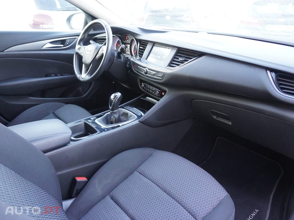 Opel Insignia 1.5 D — fotografia 9