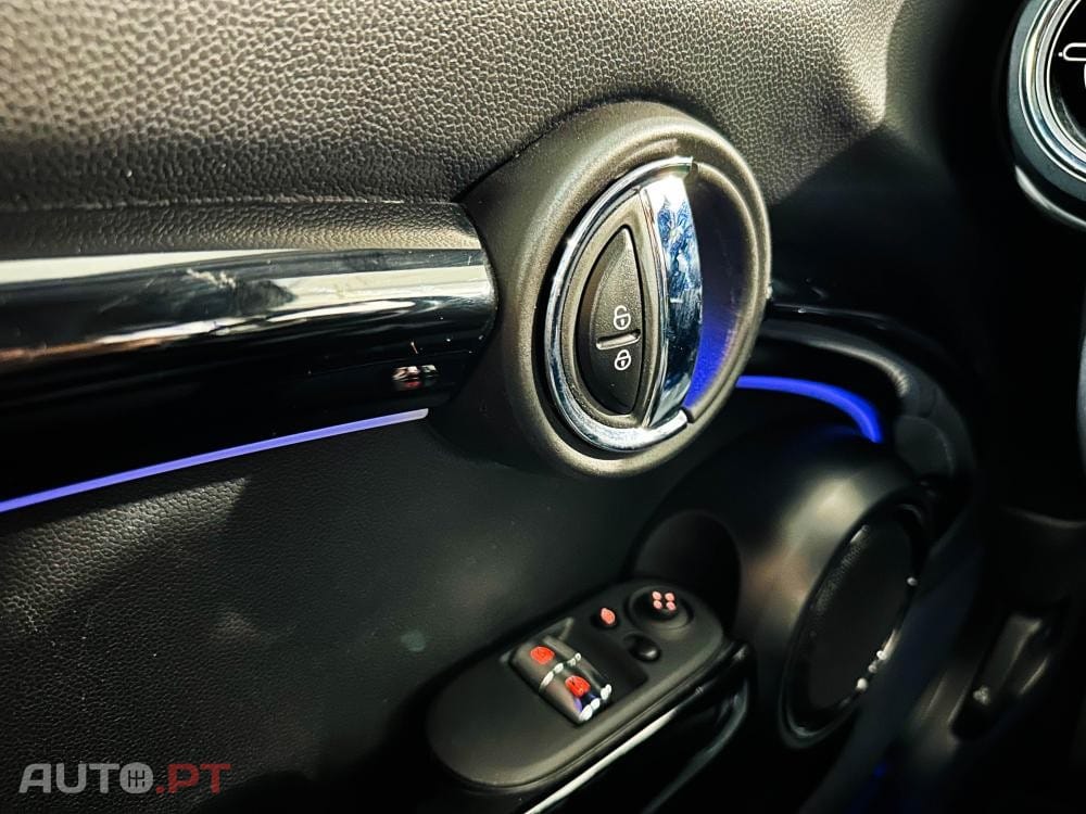 MINI Cooper Cooper SE Premium Classic
