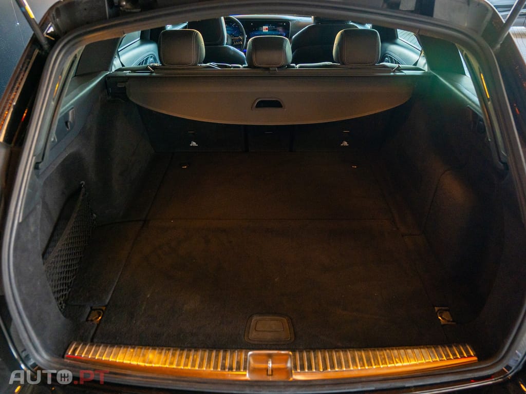 Mercedes-Benz E 220 d AMG Line
