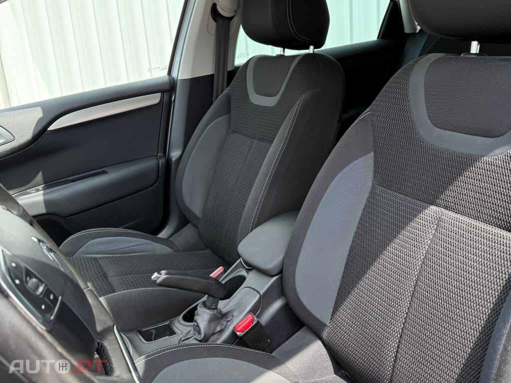 Citroen C4 1.2 PureTech Shine EAT6