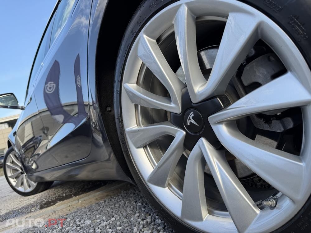 Tesla Model 3 Long-Range Dual Motor AWD