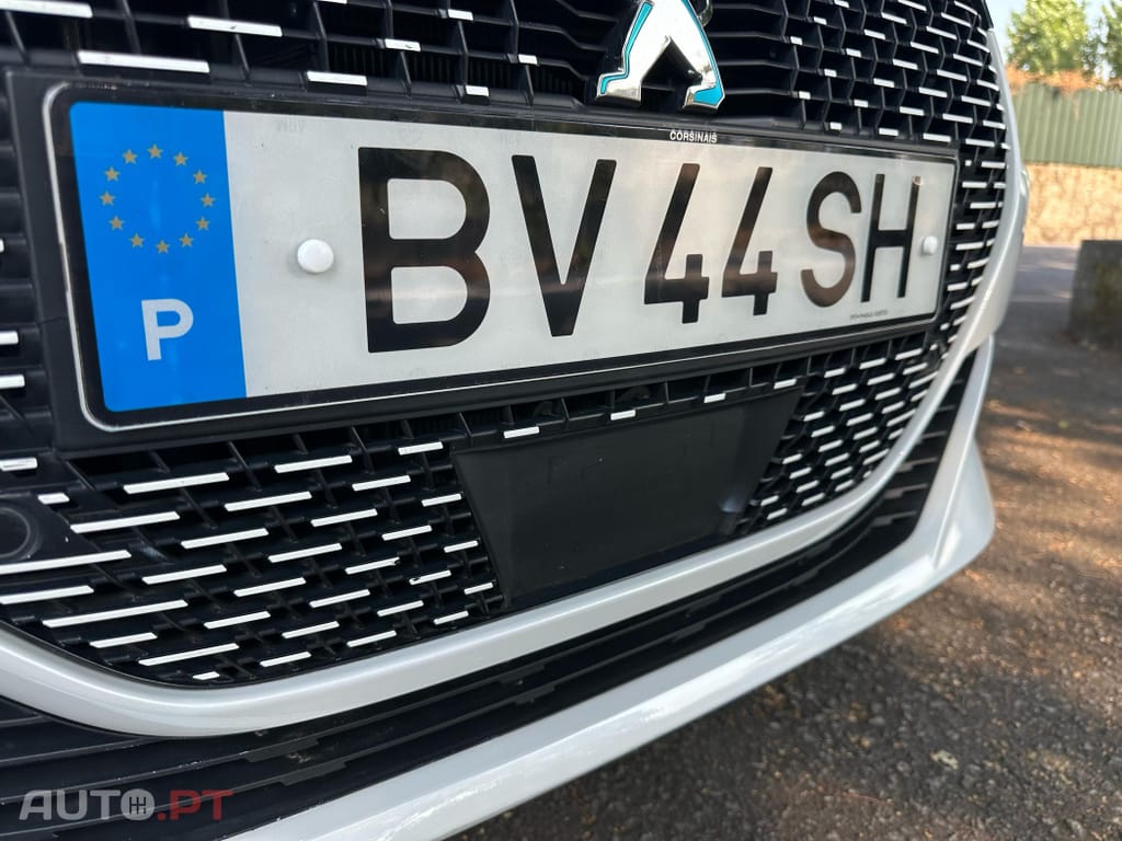 Peugeot E-208 50 kWh GT Pack