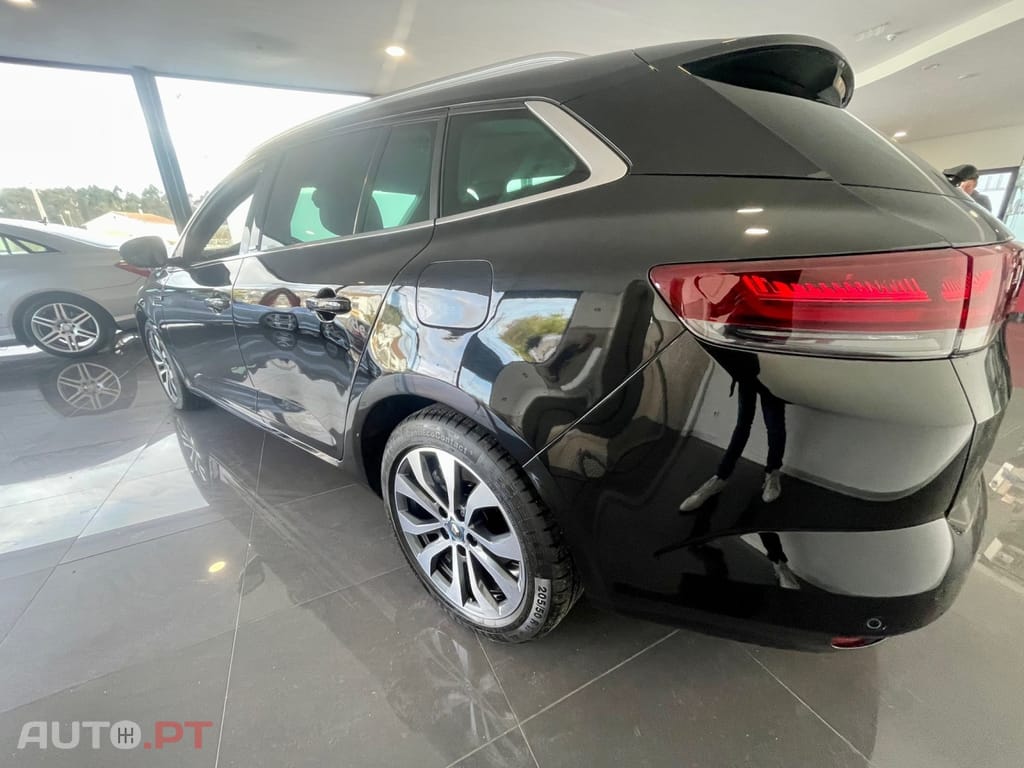 Renault Mégane Sport Tourer E-TECH Plug-in 160 INTENS