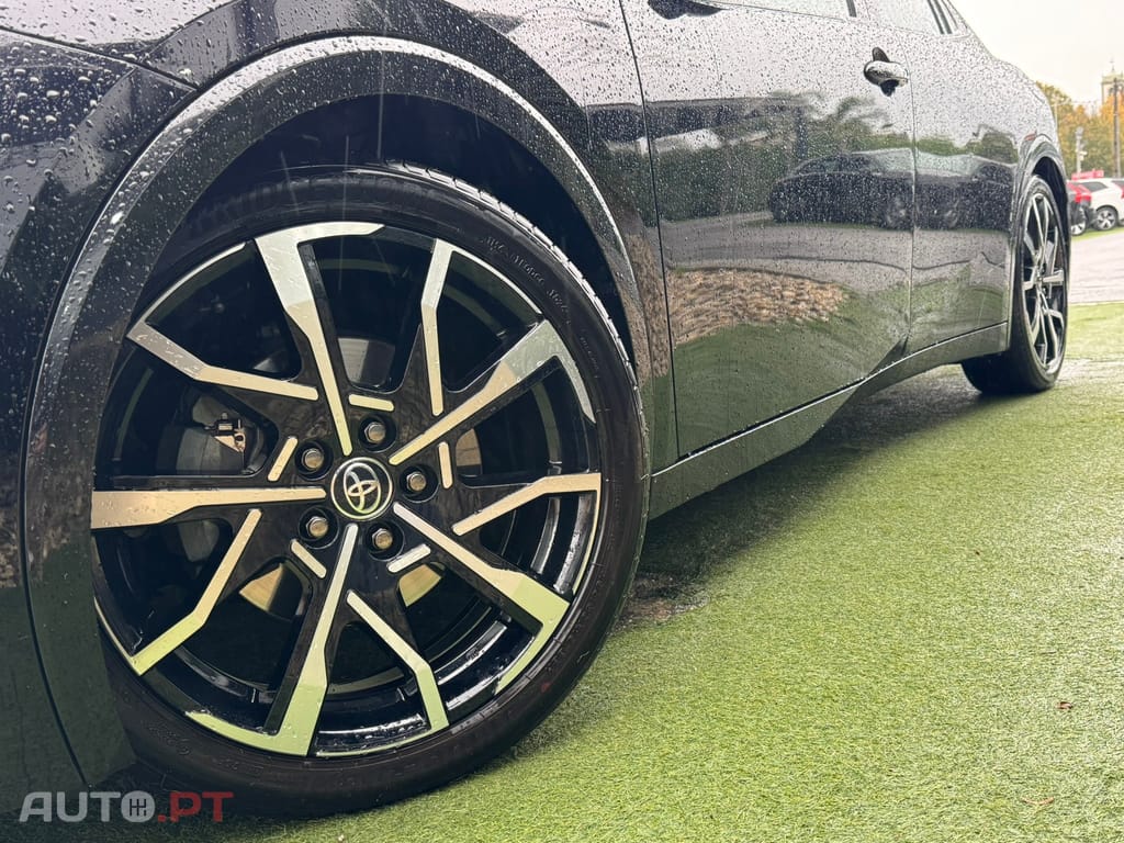 Toyota Prius 2.0 Plug-in Luxury