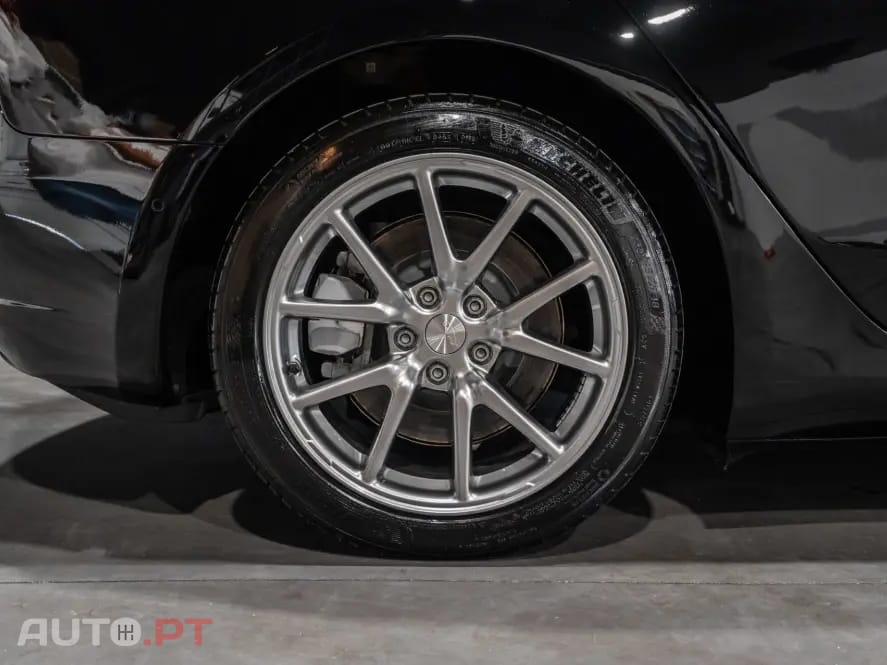 Tesla Model 3 Long-Range Dual Motor AWD