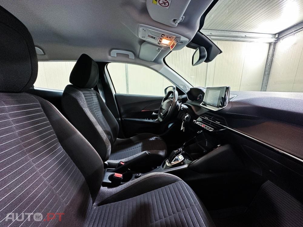 Peugeot 2008 1.2 PureTech Allure EAT8