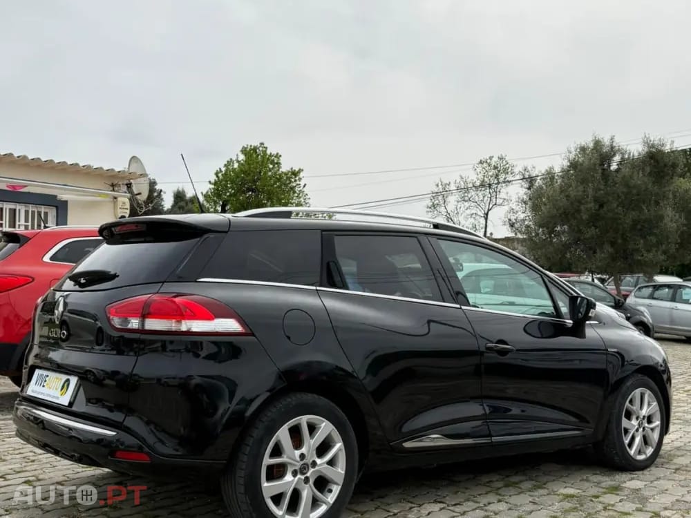 Renault Clio Outro