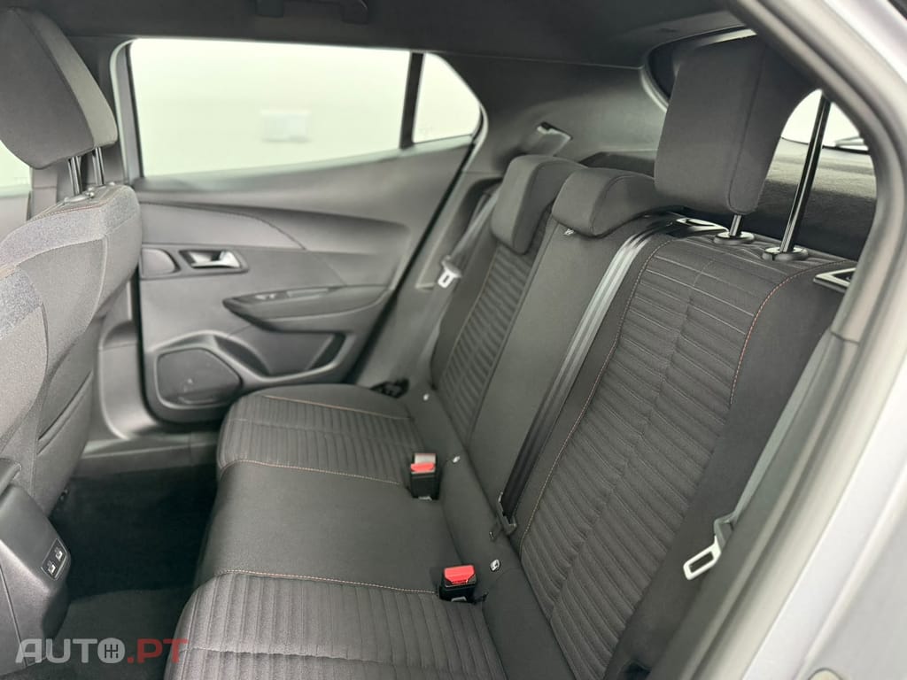 Peugeot E-2008 50 kWh Active