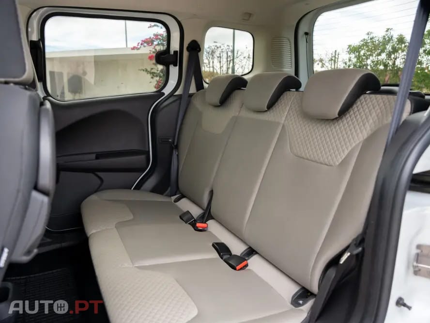 Ford Tourneo 1.0 EcoBoost Ambiente
