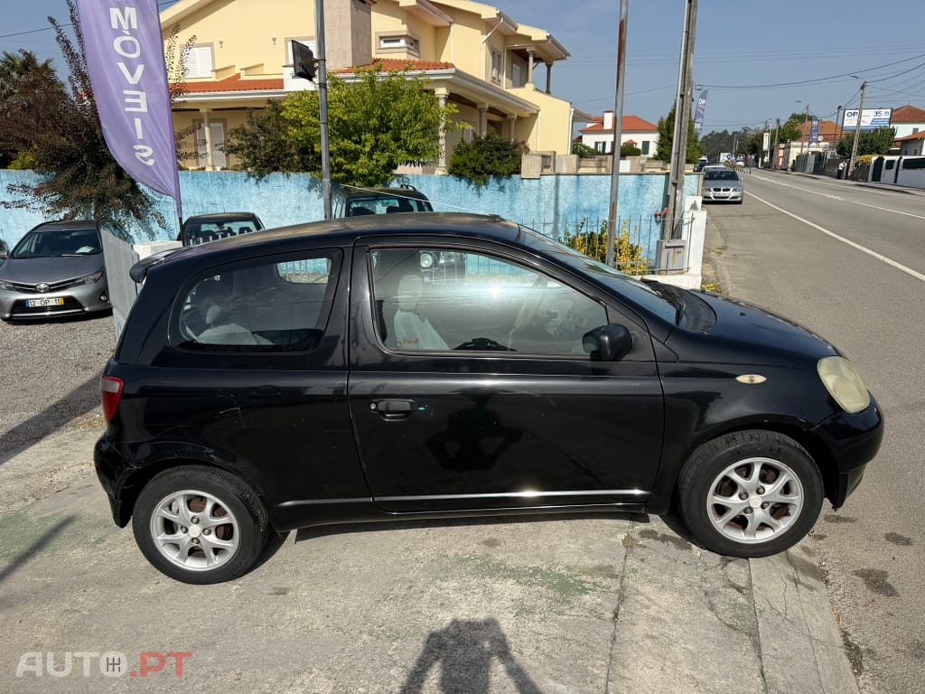 Toyota Yaris 1.0 Base C/Radio