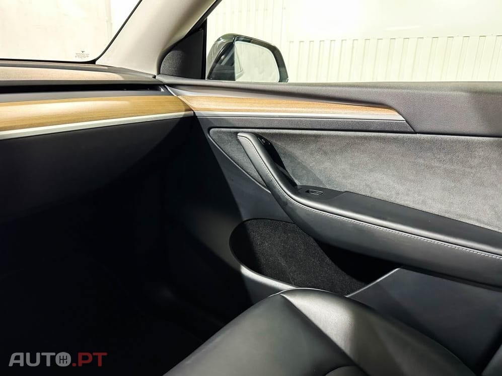 Tesla Model Y Long Range Dual Motor AWD