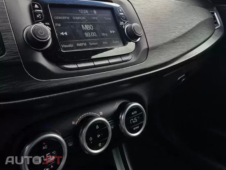 Alfa Romeo Giulietta 1.6 JTDM Sport — fotografia 19