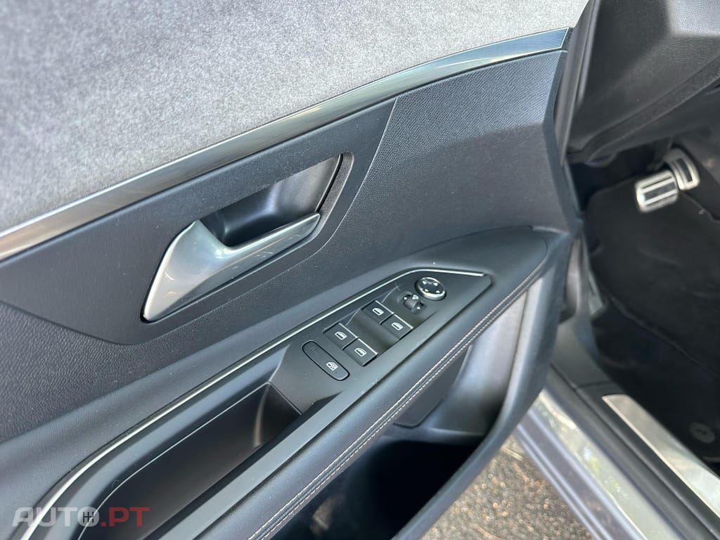 Peugeot 3008 1.6 Hybrid GT Pack e-EAT8