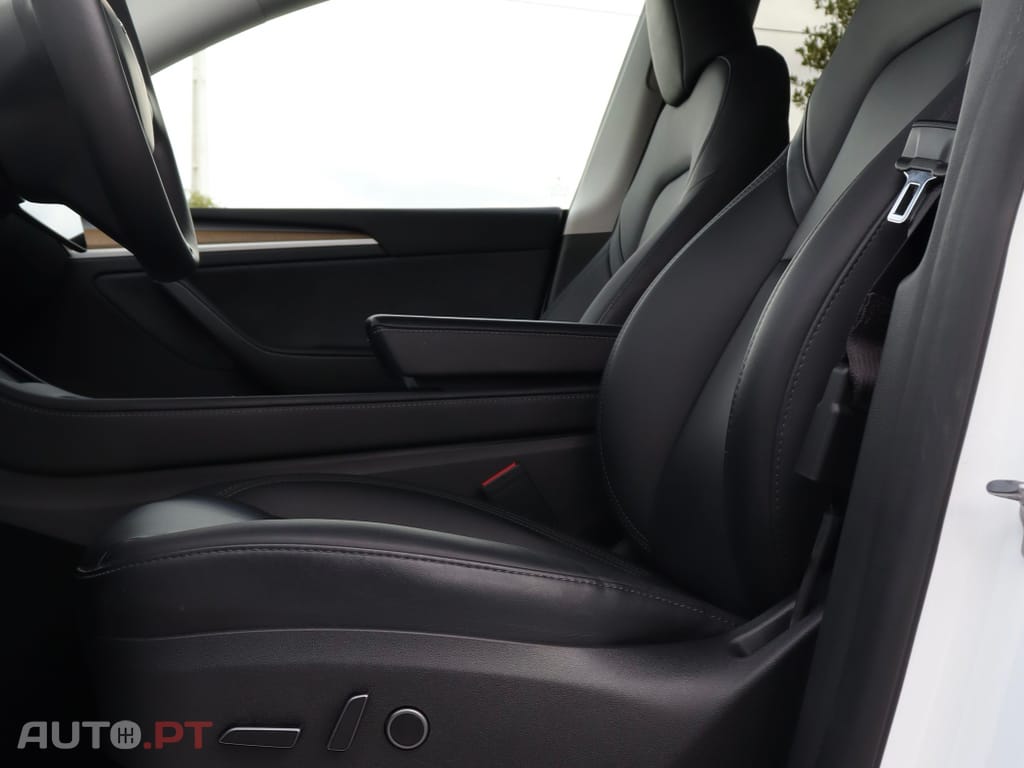 Tesla Model Y Long Range Dual Motor AWD