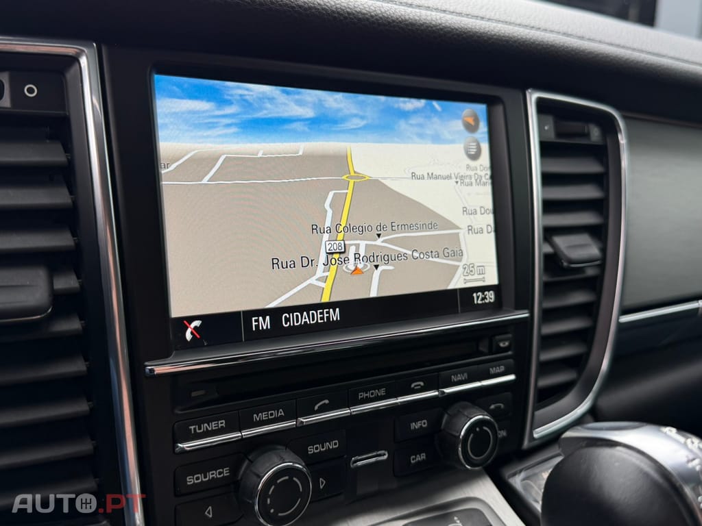 Porsche Panamera Standard