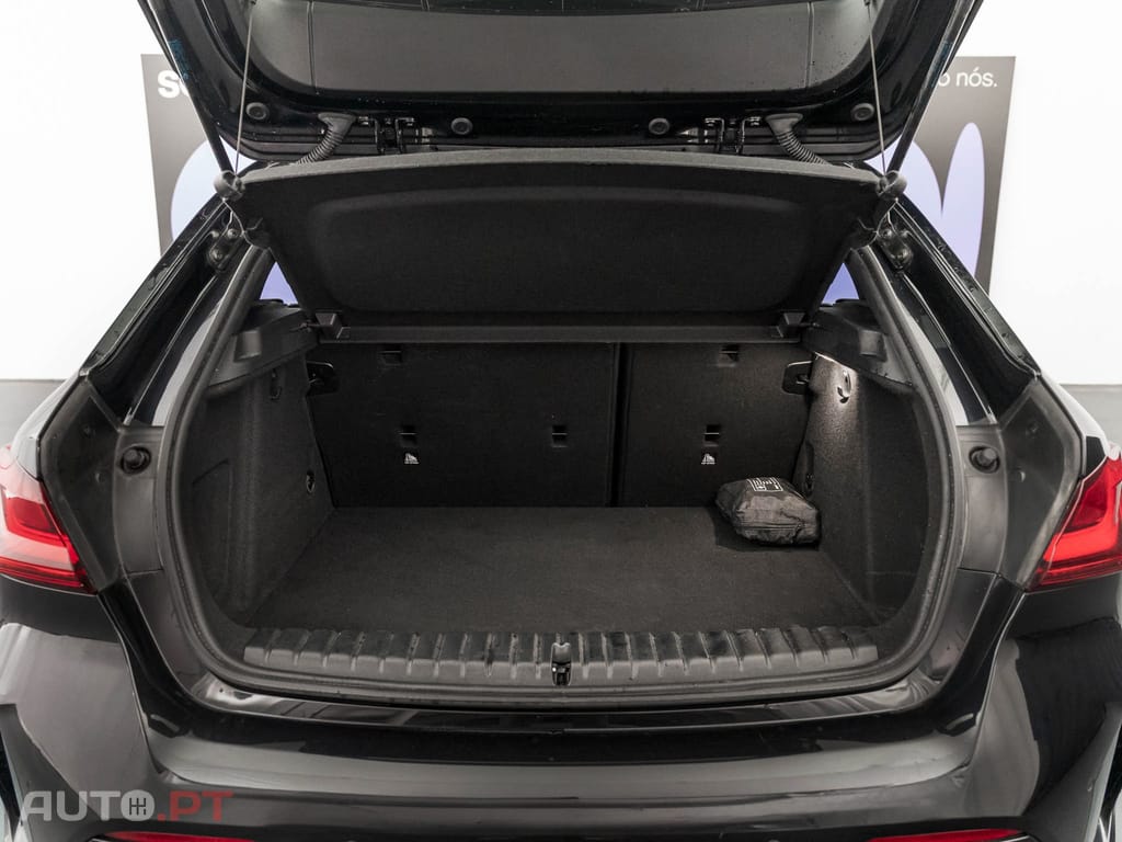 BMW 118 i Pack Desportivo M Auto