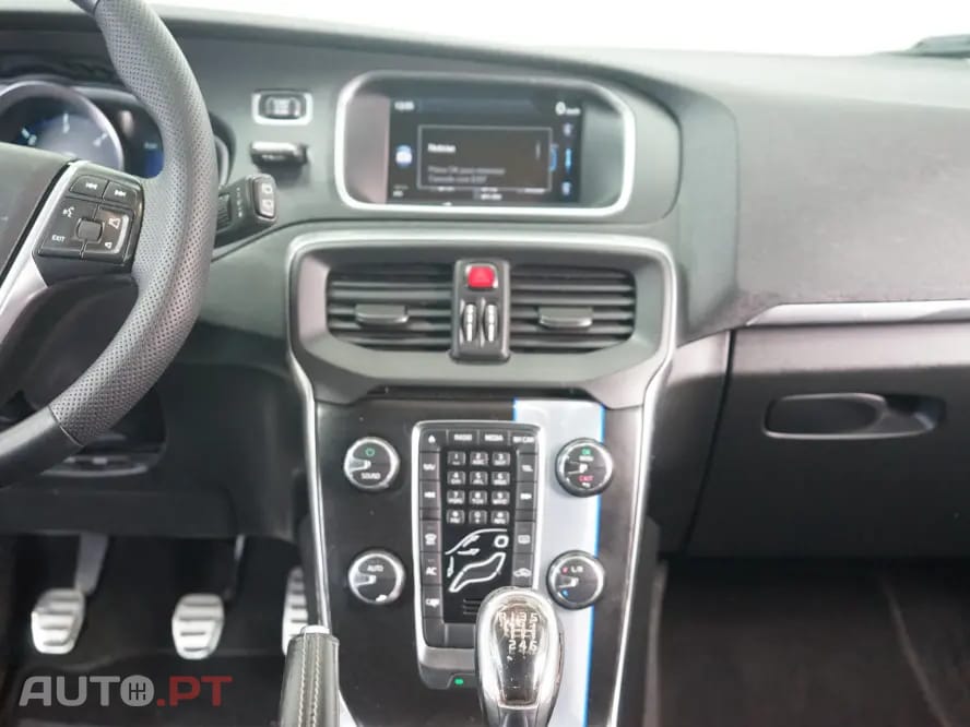 Volvo V40 1.6 D2 R-Design Momentum