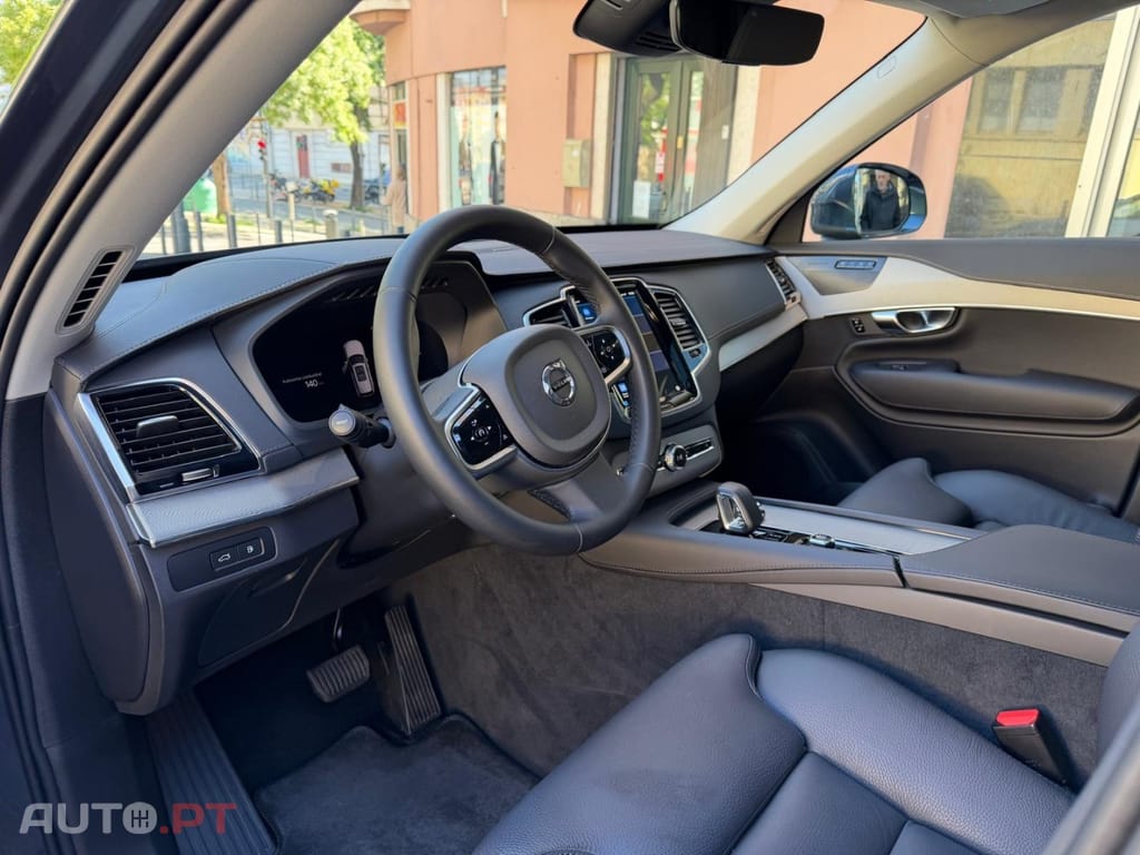 Volvo XC90 2.0 T8 PHEV Ultimate Dark AWD