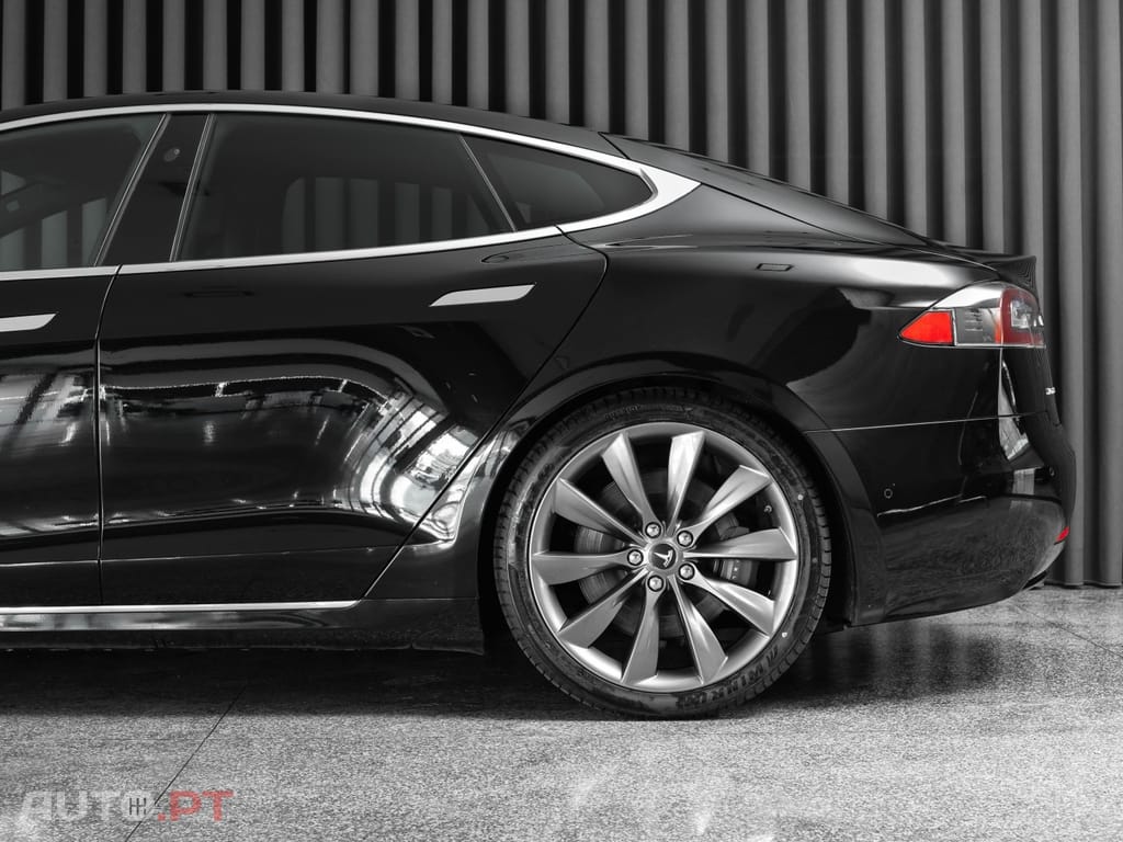 Tesla Model S 75D