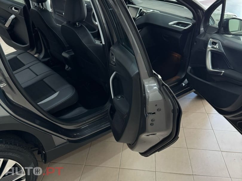 Peugeot 2008 1.2 PureTech Allure