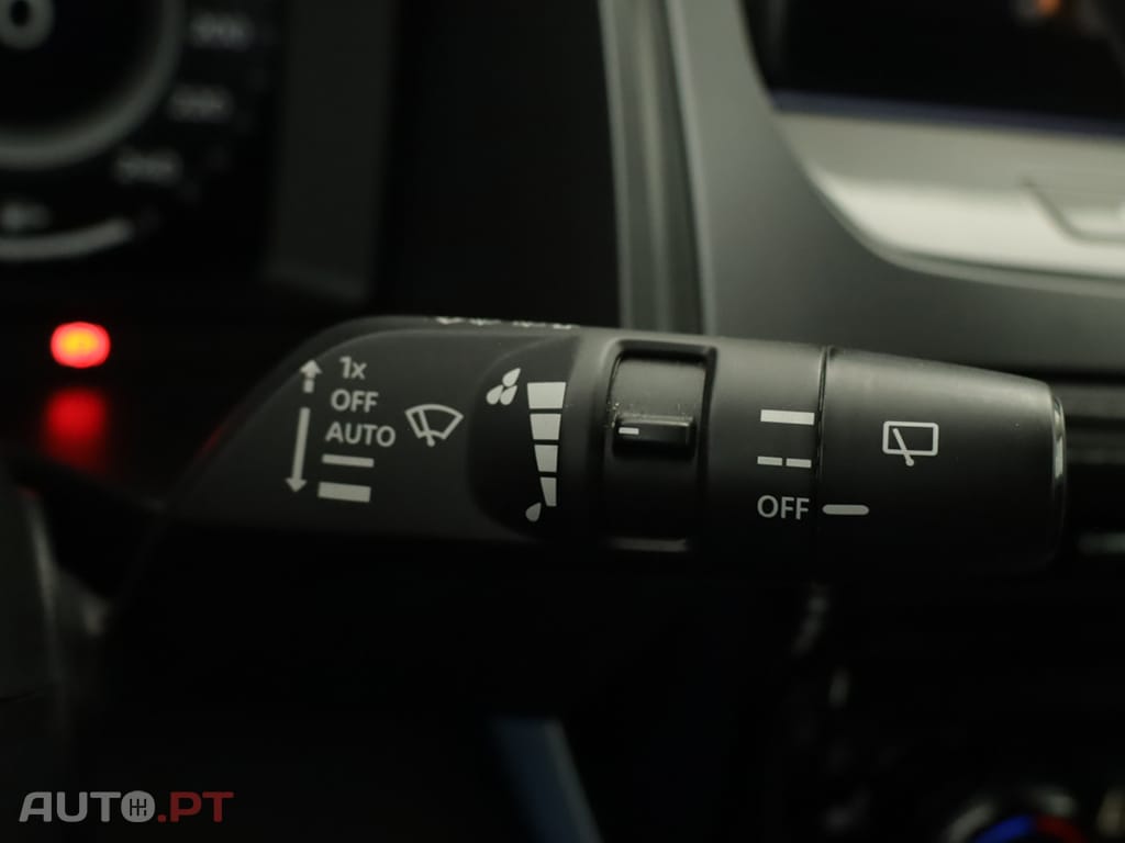 Nissan Qashqai Qashqai 1.3 DIG-T N-Connecta LED Xtronic