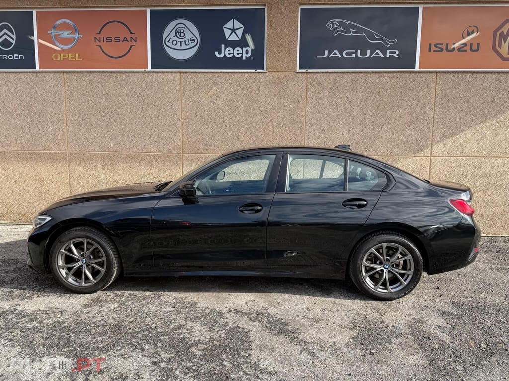 BMW 318 d Pack Desportivo M Auto