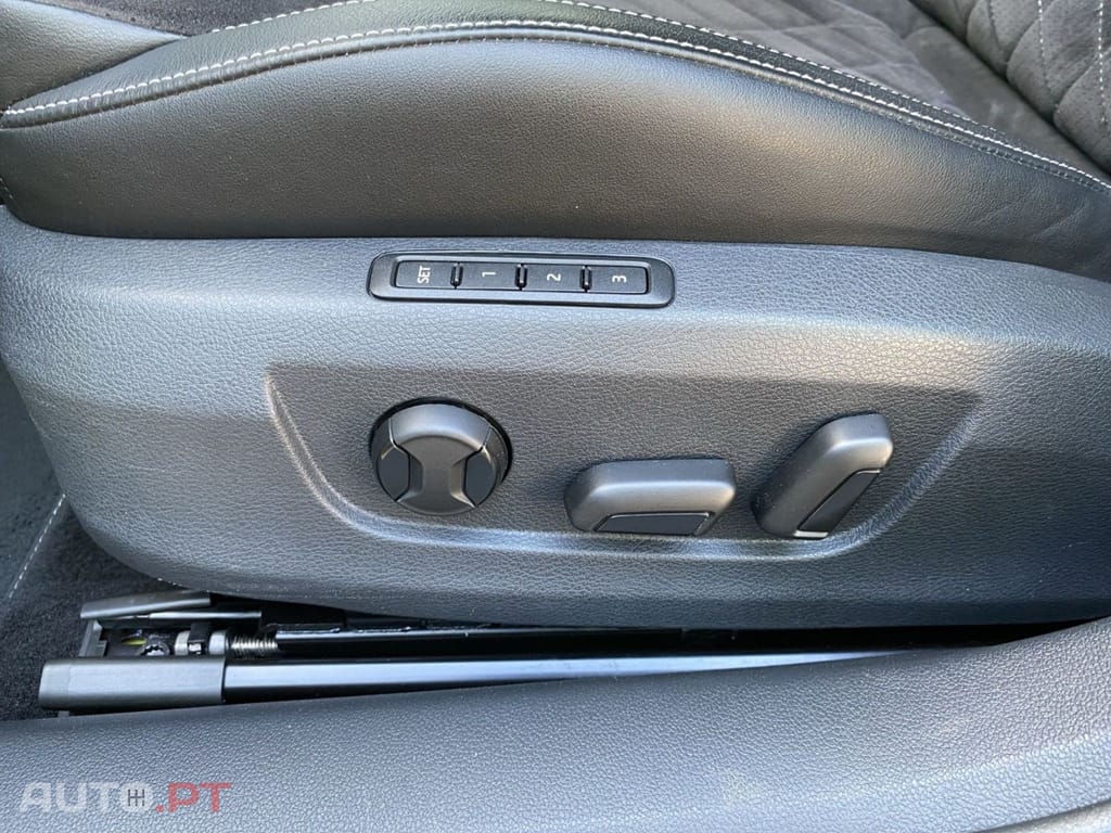 Skoda Superb Break I.V.A DEDUTIVEL 1.4 TSI iV Sportline +DSG+AHK