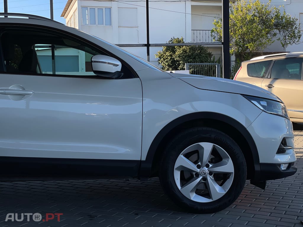 Nissan Qashqai 1.5 dCi N-Connecta