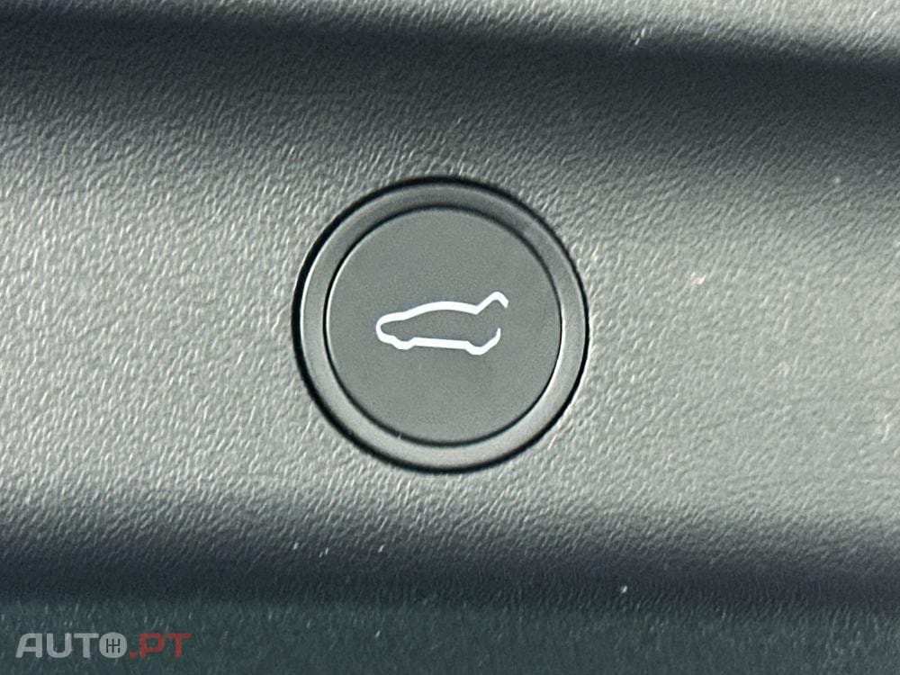 Tesla Model Y Long Range Dual Motor AWD