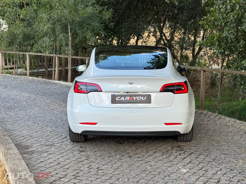 Tesla Model 3 Standard Range Plus RWD