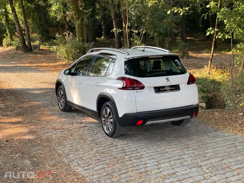 Peugeot 2008 1.2 PureTech Allure