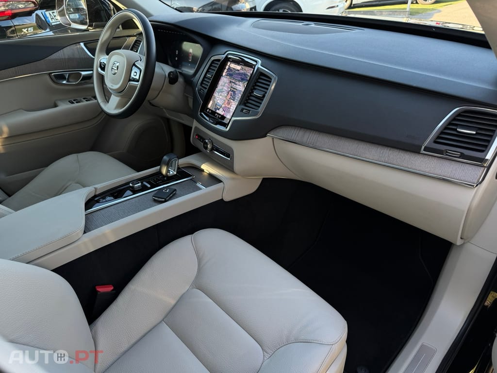 Volvo XC90 2.0 T8 PHEV Core AWD