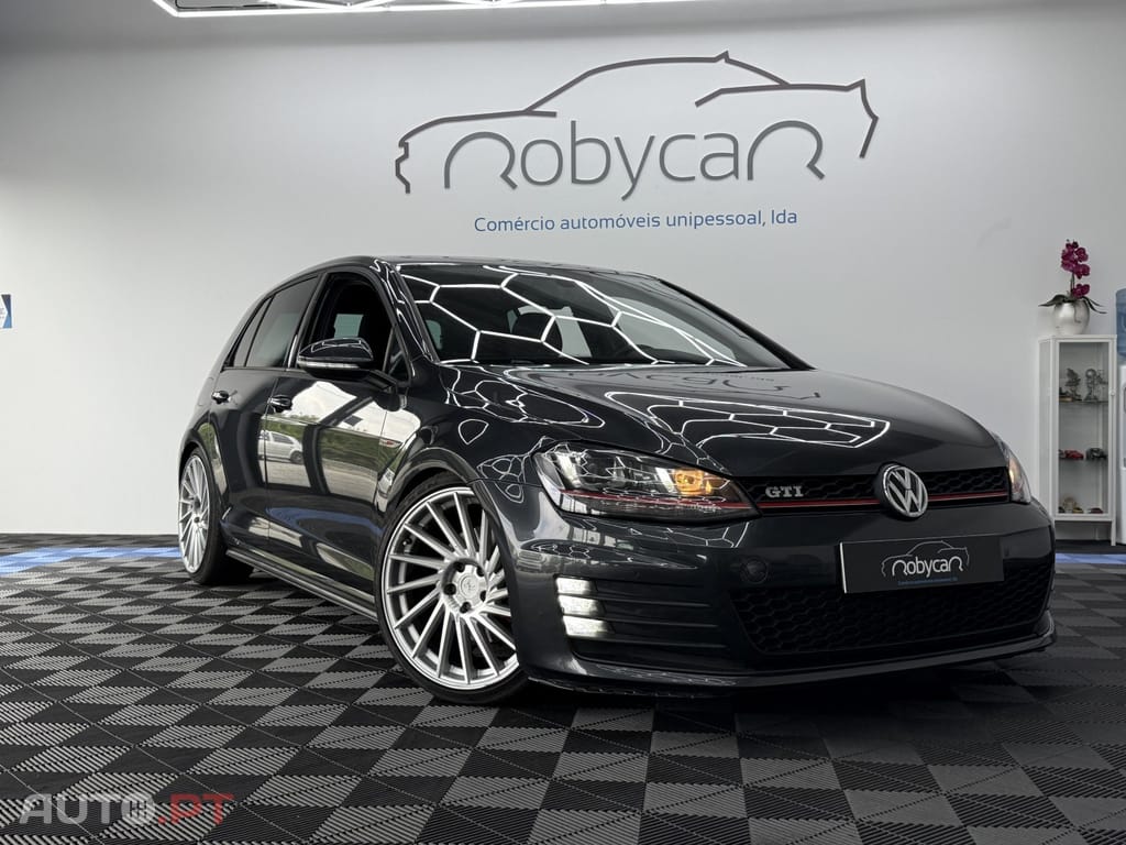 Volkswagen Golf 2.0 TSI GTI DSG