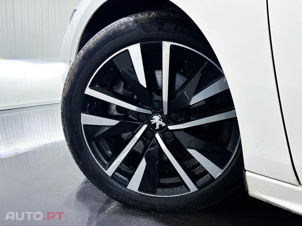 Peugeot 508 SW e-EAT8 225
